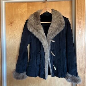 Elegant Black Teddy Jacket with Faux Fur Trim